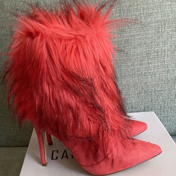 BNIB Cape Robbin Faux Fur Pink booties - Picture 4 of 9